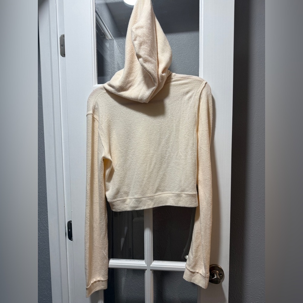 NWOT Mono B Pull Over Fleece Cropped Hoodie - Picture 6 of 7